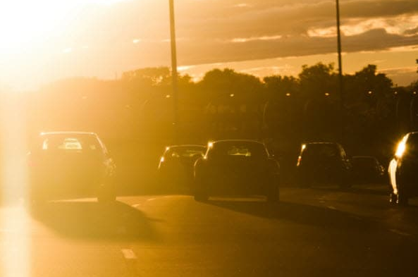 SUN GLARE: TIPS FOR DRIVING WHEN THE SUN IS BLINDING